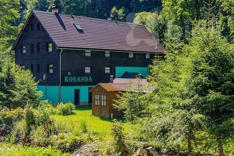 House, 513 m², land 1681 m²