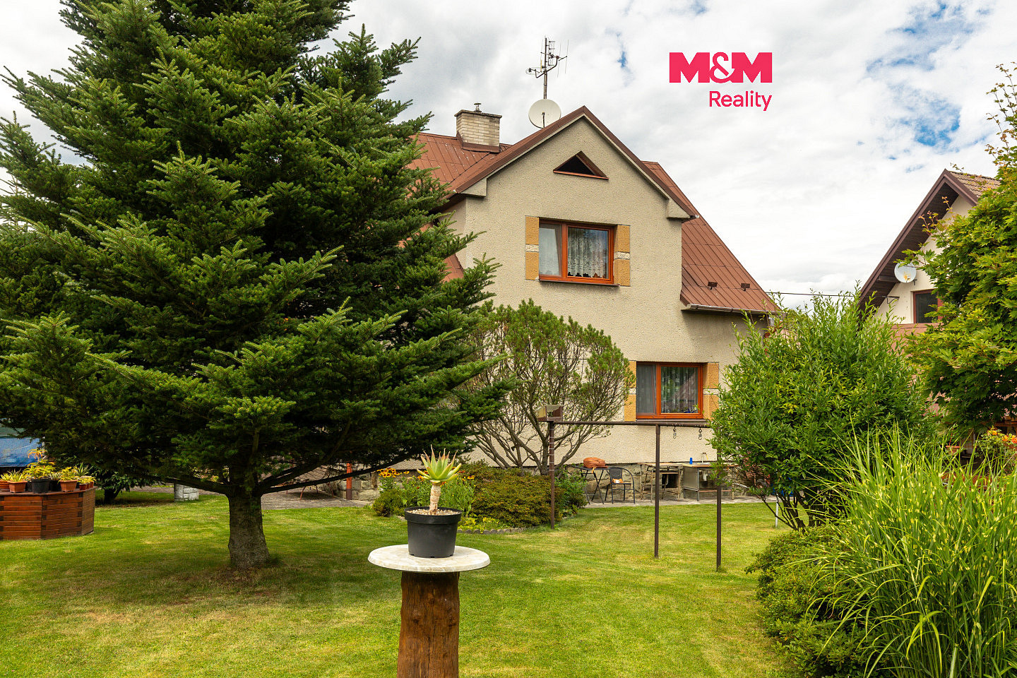Prodej domu 190 m² s pozemkem 1 101 m²