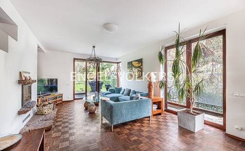 Pronájem domu 400 m² s pozemkem 671 m²