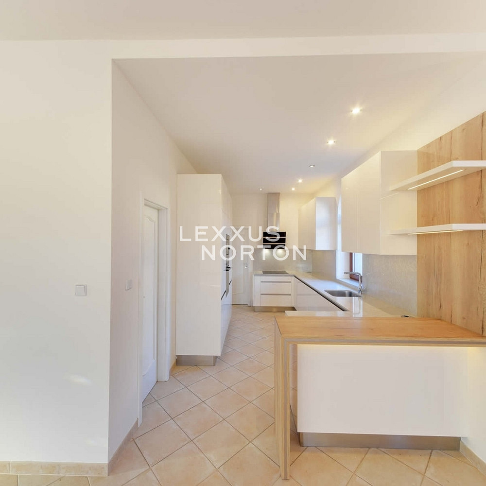 Pronájem domu 270 m² s pozemkem 429 m² — photo 4