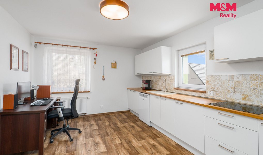 Prodej domu 149 m² s pozemkem 877 m², Hrob – náhled fotky 7