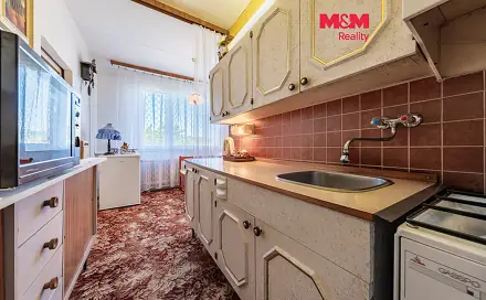 Prodej bytu 3+1 64 m², Komenského, Chomutov