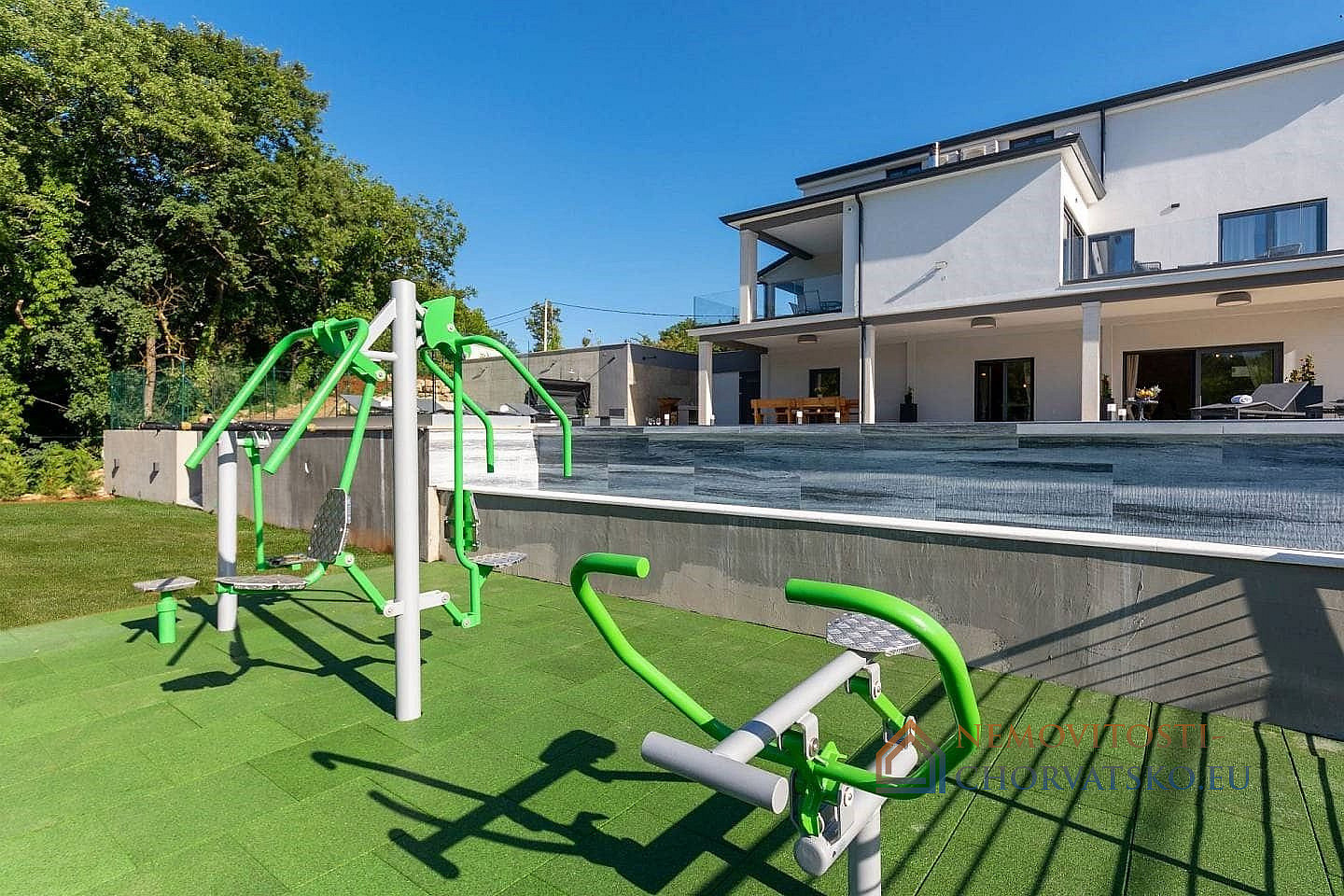 Prodej domu 420 m² s pozemkem 2 000 m² - Mehr