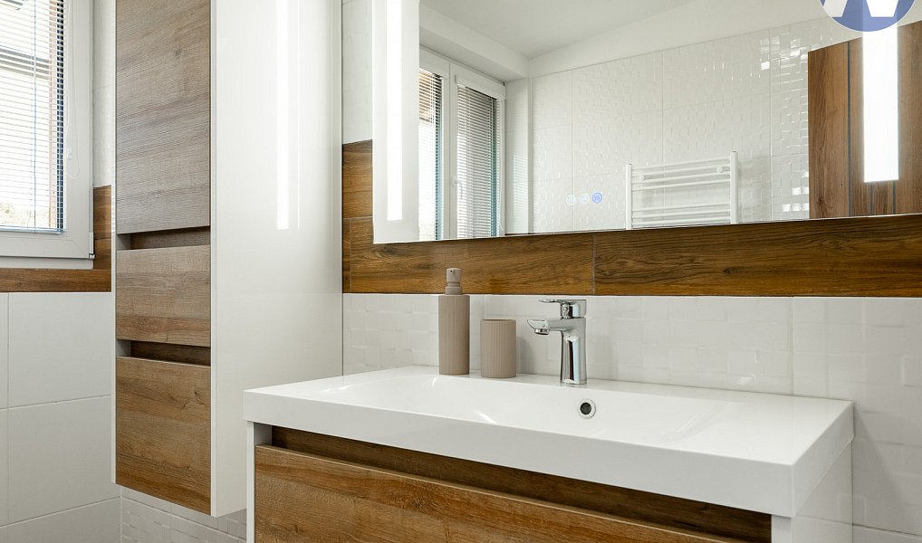 Prodej domu 196 m² s pozemkem 400 m², Horní Planá – náhled fotky 20