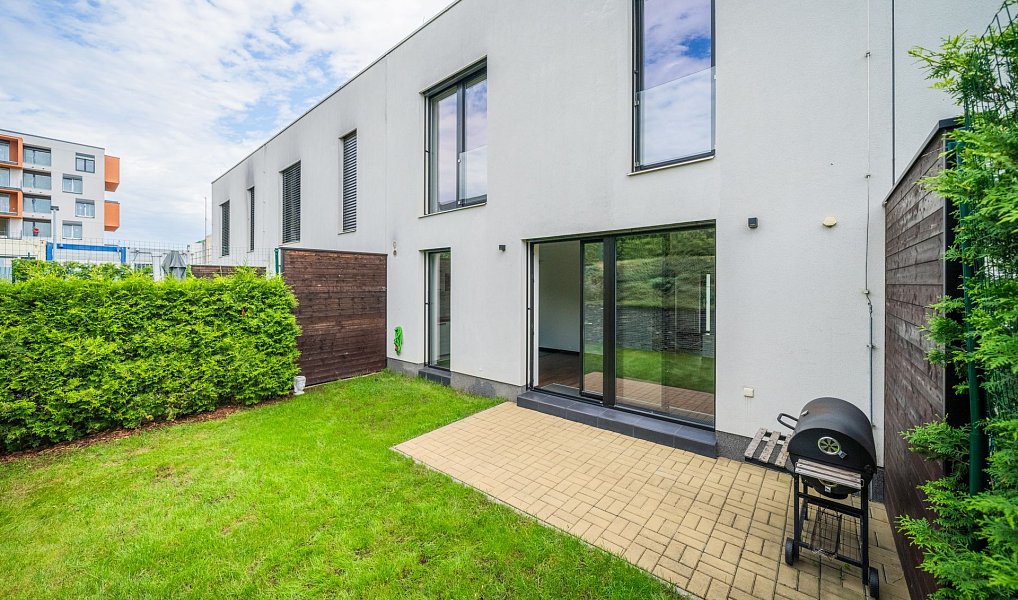Pronájem domu 110 m² s pozemkem 196 m², Praha – náhled fotky 37