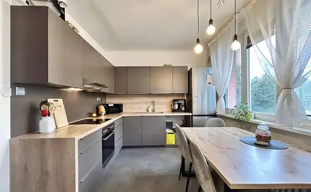 Pronájem bytu 2+1 61 m², náměstí 9. května, Chodov, okres Sokolov