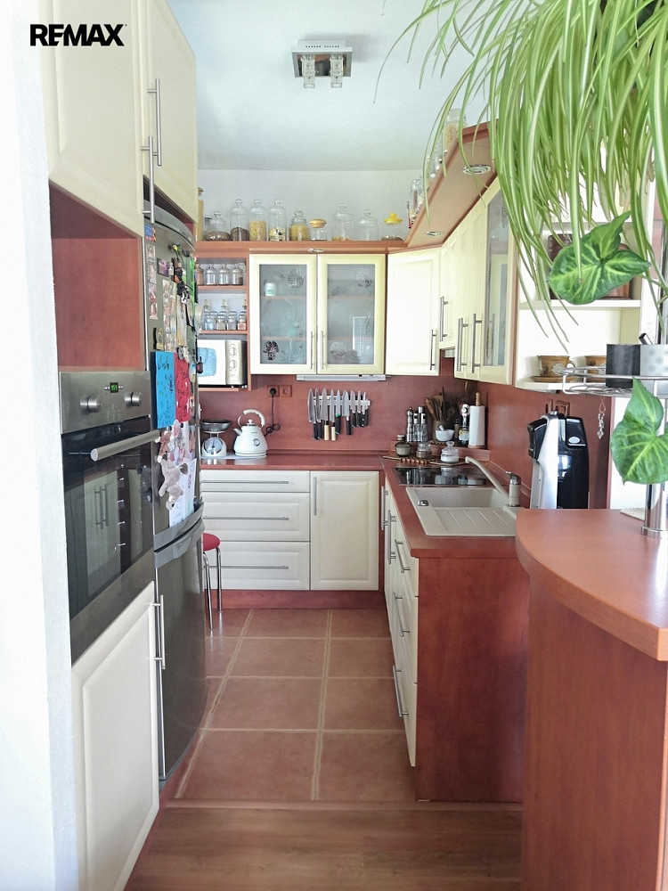 Prodej bytu 2+1 53 m² — photo 2