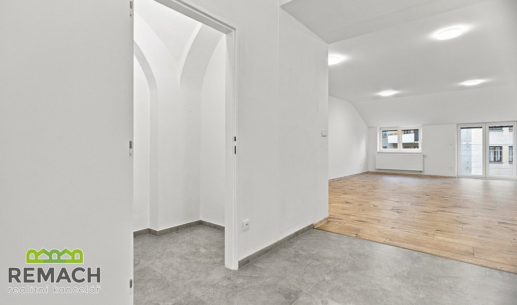 Pronájem bytu 1+1 72 m², Náchod – náhled fotky 7