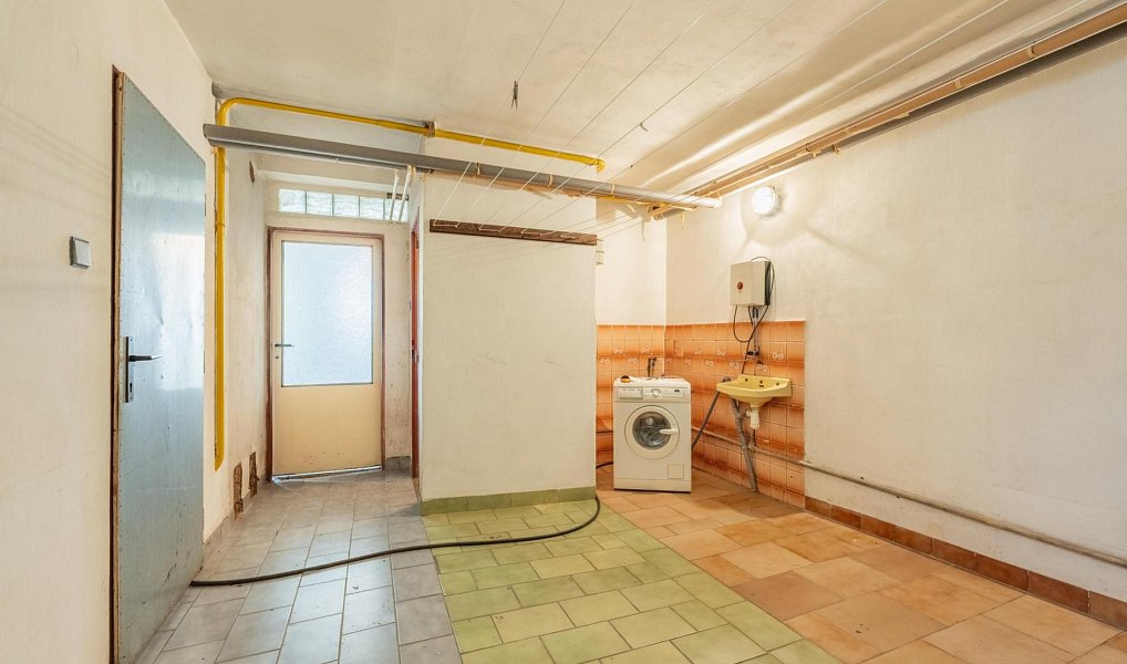 Prodej domu 340 m² s pozemkem 681 m², Plzeň – náhled fotky 32