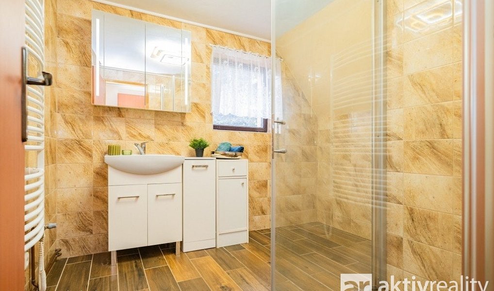 Prodej domu 225 m² s pozemkem 904 m², Vodochody – náhled fotky 20