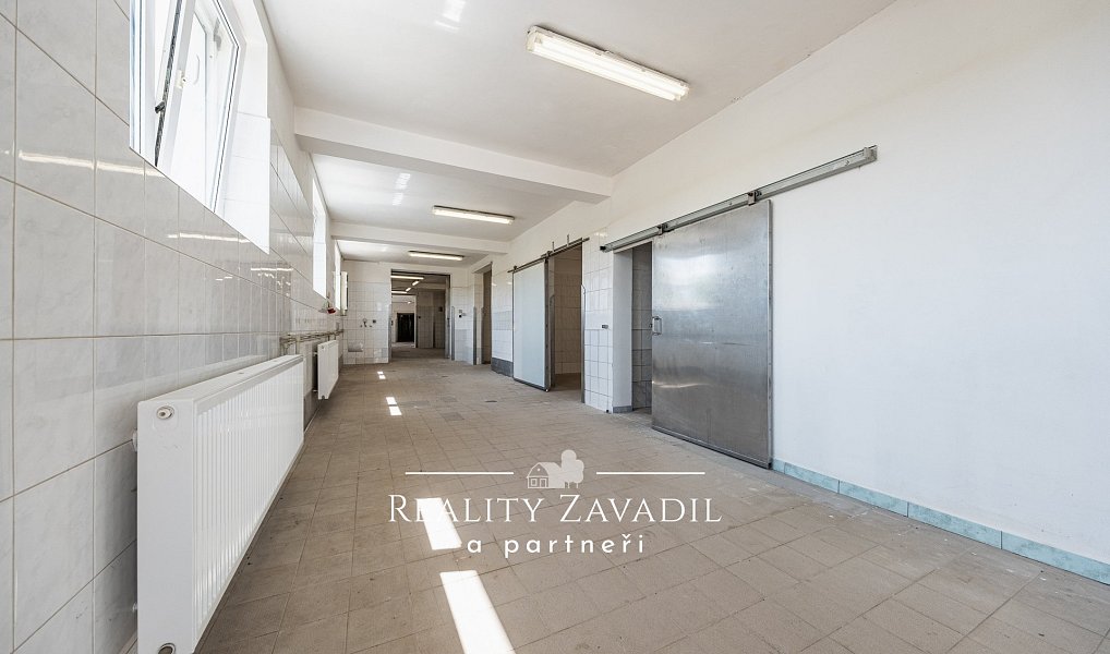 Prodej domu 940 m² s pozemkem 5 787 m², Koleč – náhled fotky 12