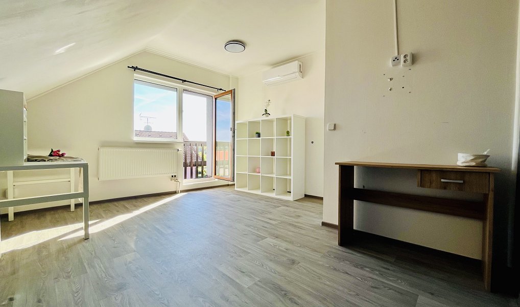 Pronájem bytu 4+kk 82 m², Český Brod – náhled fotky 4