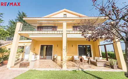 Prodej domu 304 m² s pozemkem 2 240 m², Montesilvano, Provincie Pescara, Itálie