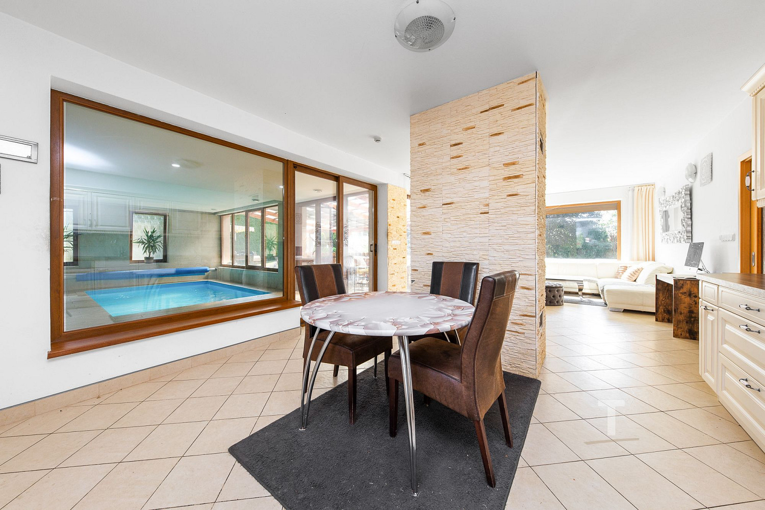Prodej domu 280 m² s pozemkem 1 190 m² – fotografie 5