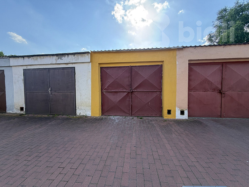 Prodej zděné garáže po rekonstrukci - centrum Litoměřic – fotografie 2
