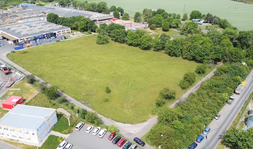 Prodej komerčního pozemku 26 712 m², Louny – náhled fotky 2