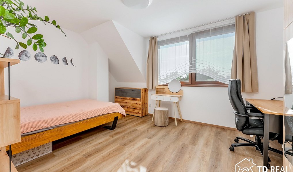 Prodej domu 207 m² s pozemkem 1 077 m², Syrovice – náhled fotky 37