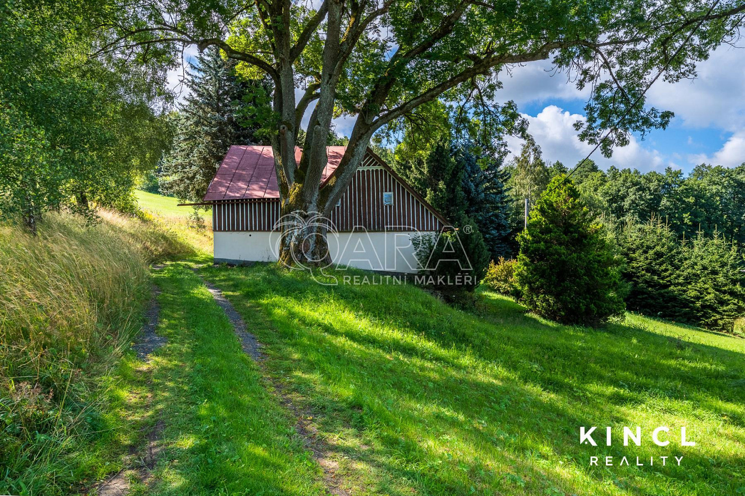 Prodej stavebního pozemku 2 278 m² – fotografie 2