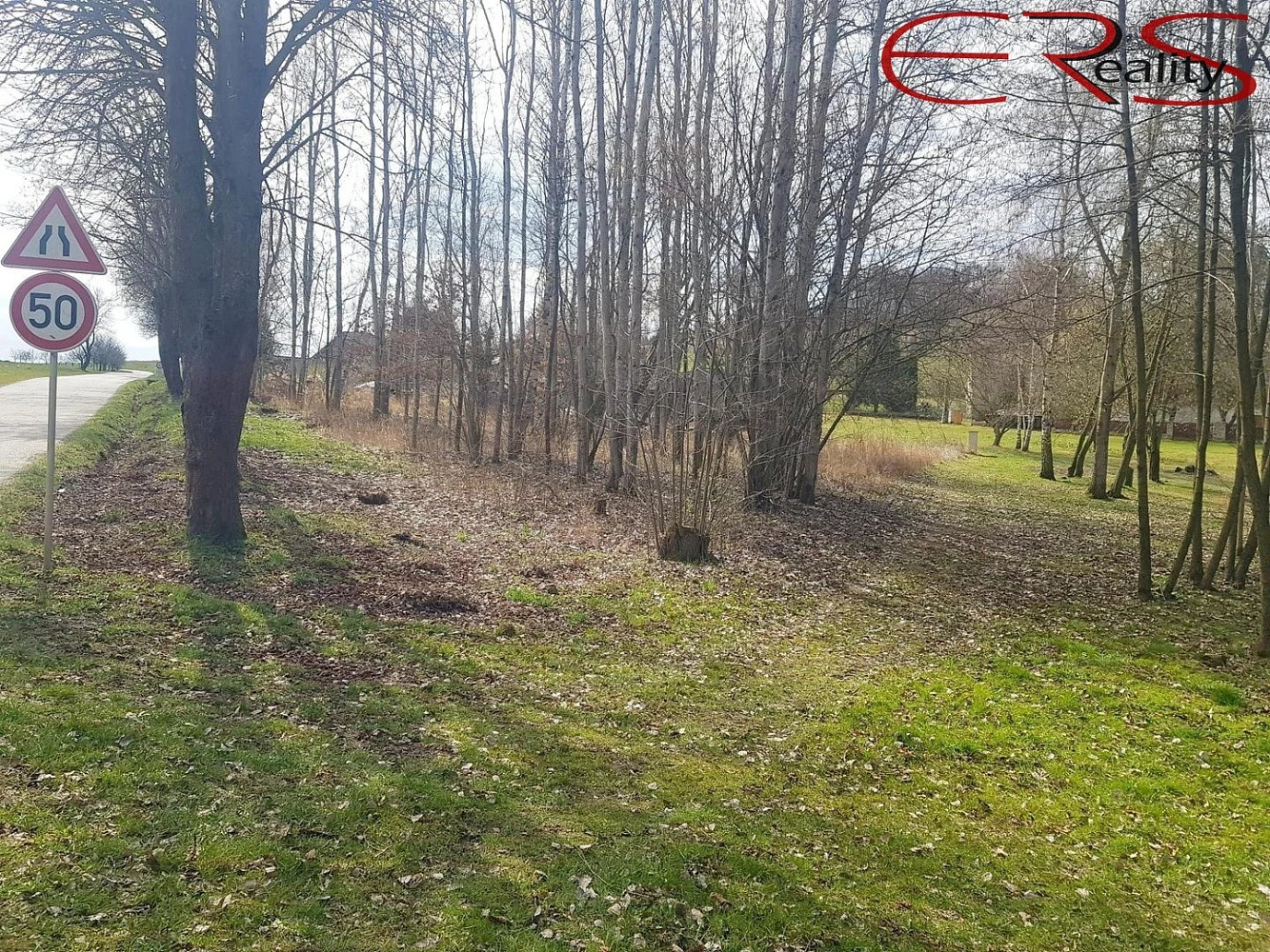 Prodej stavebního pozemku 945 m² – fotografie 3