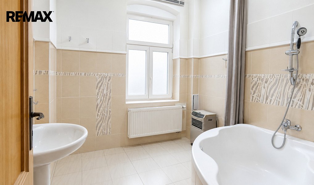 Pronájem bytu 3+1 76 m², Karlovy Vary – náhled fotky 11