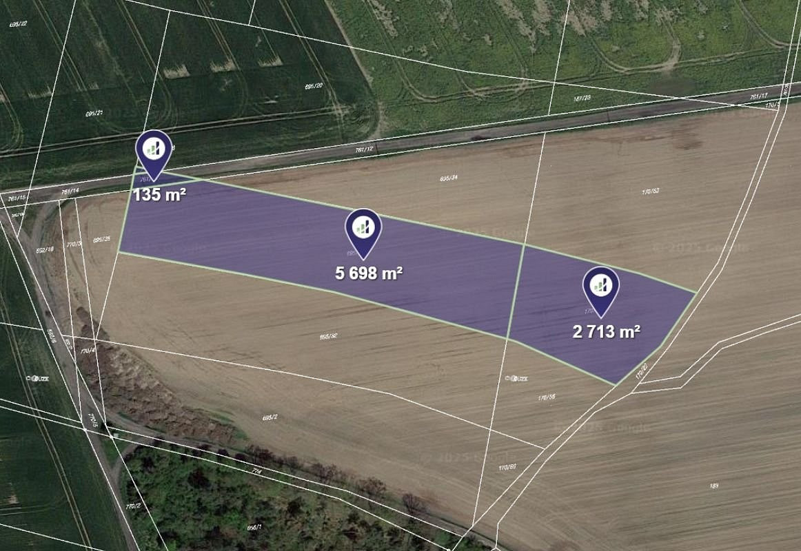 Prodej pole 2 849 m²