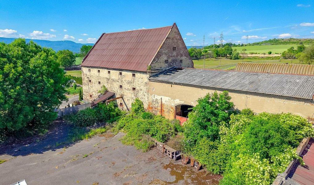 Prodej zemědělského objektu 1 415 m², Zabrušany – náhled fotky 9
