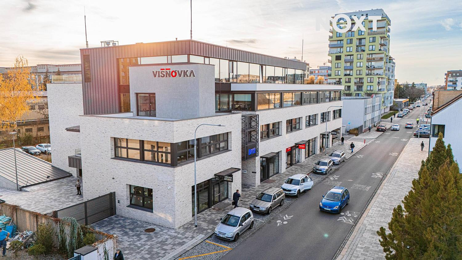 Pronájem obchodních prostor 110 m² — photo 2