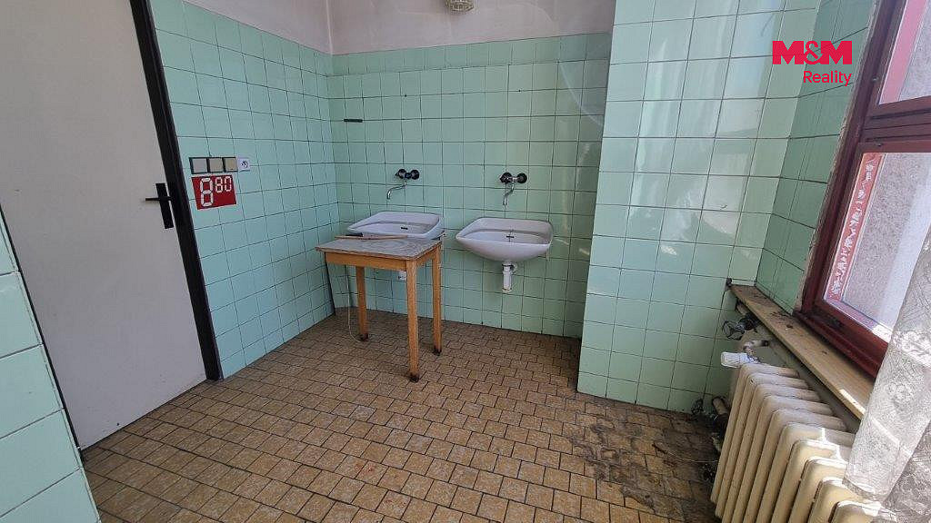 Pronájem kanceláře 237 m² – fotografie 3