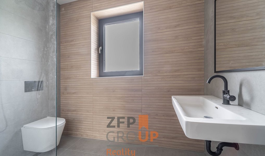 Prodej domu 228 m² s pozemkem 646 m², Dříteč – náhled fotky 44