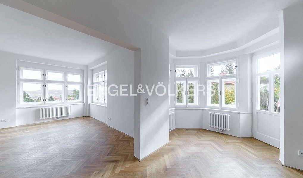 Pronájem domu 356 m² s pozemkem 1 389 m², Černošice – náhled fotky 3