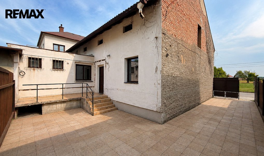 Prodej domu 236 m² s pozemkem 1 191 m², Hradec Králové – náhled fotky 3