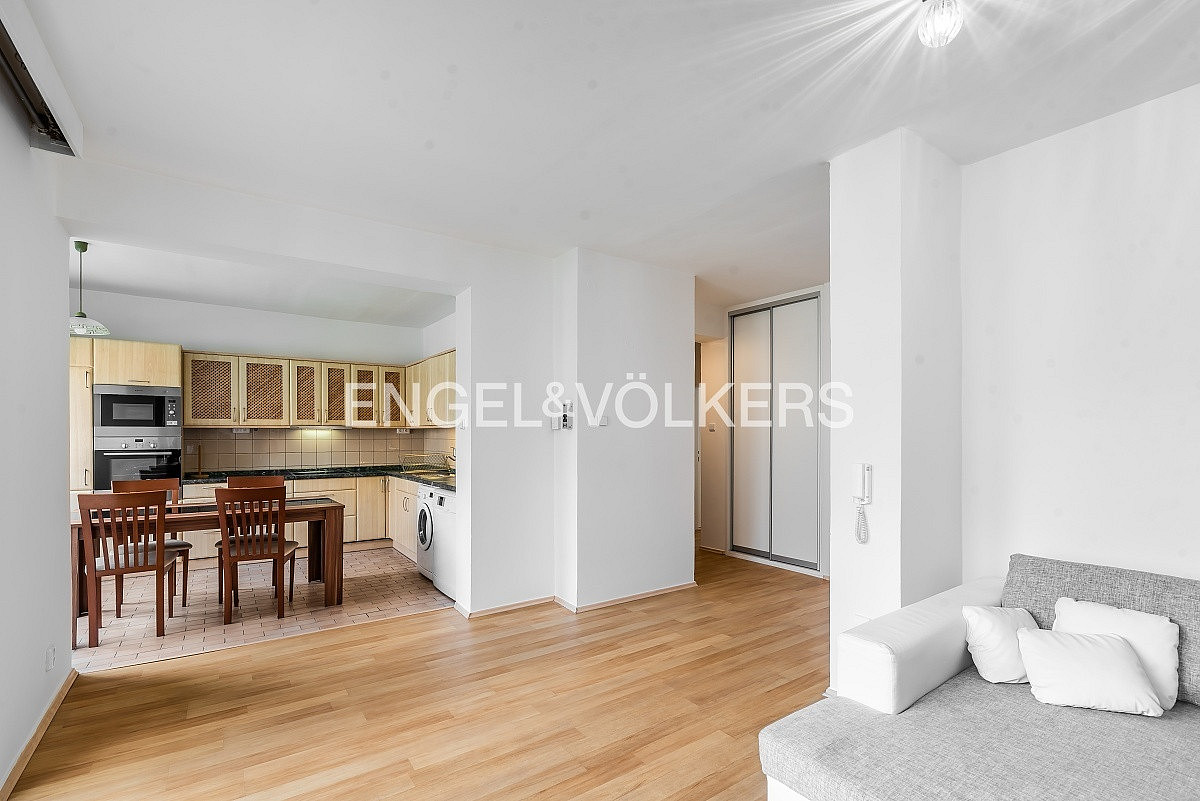 Pronájem bytu 4+kk 82 m² — photo 4