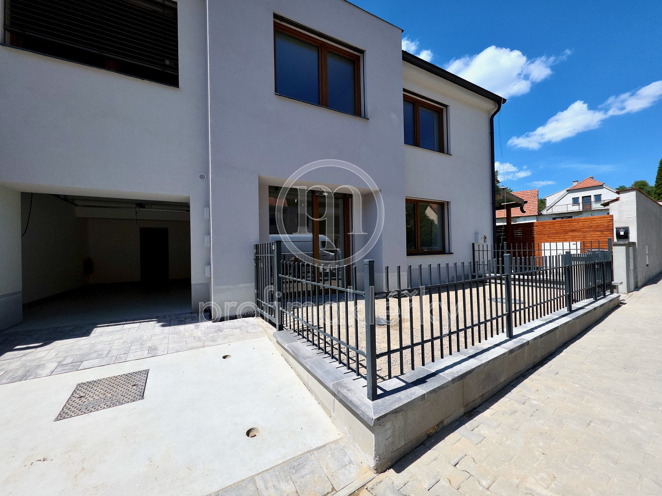 Prodej bytu 2+kk 83 m² – pohled 3