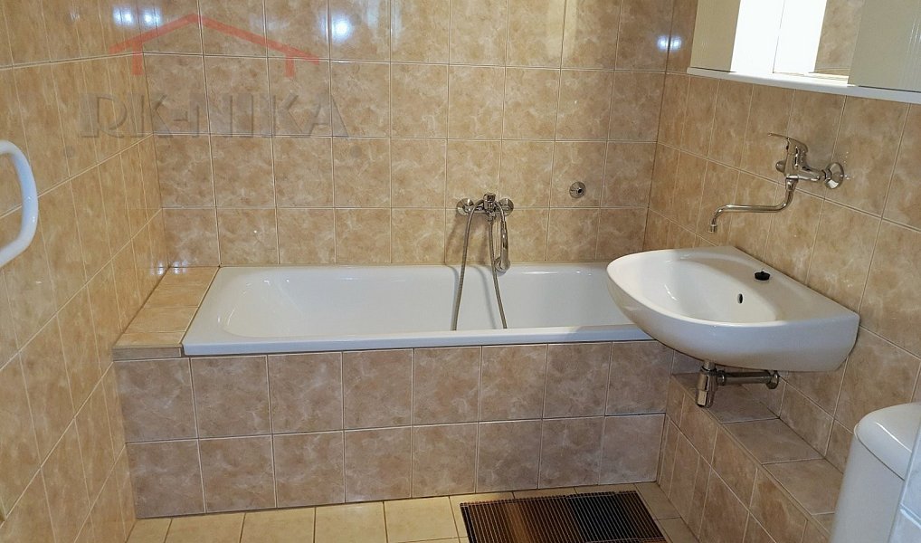 Prodej ubytovacího objektu 634 m², Rokytnice nad Jizerou – náhled fotky 24