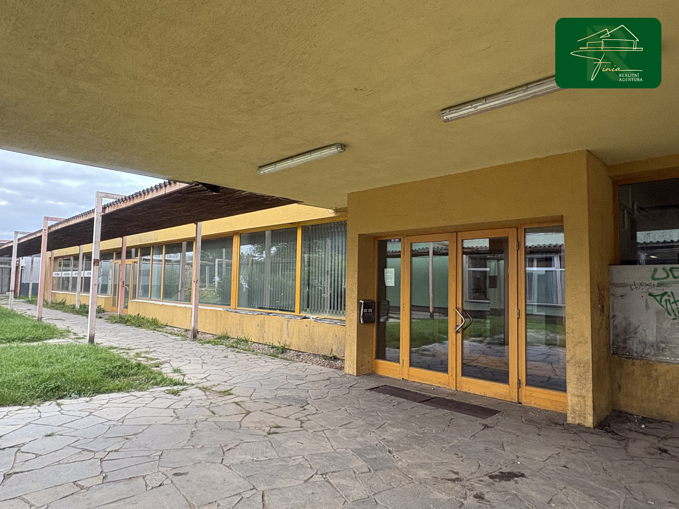 Pronájem kanceláře 1 722 m² – fotografie 2