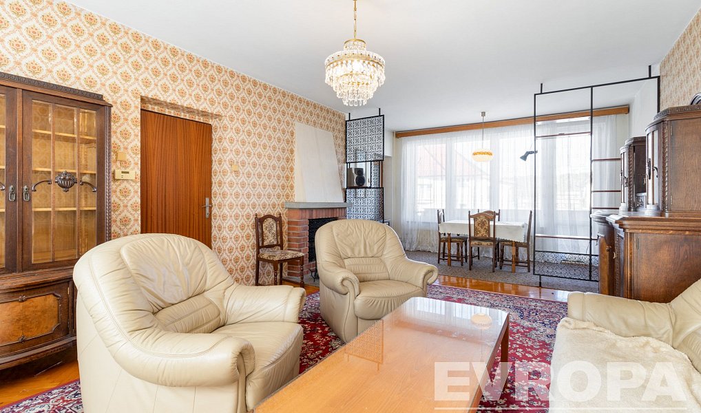 Pronájem domu 220 m² s pozemkem 409 m², Praha – náhled fotky 2