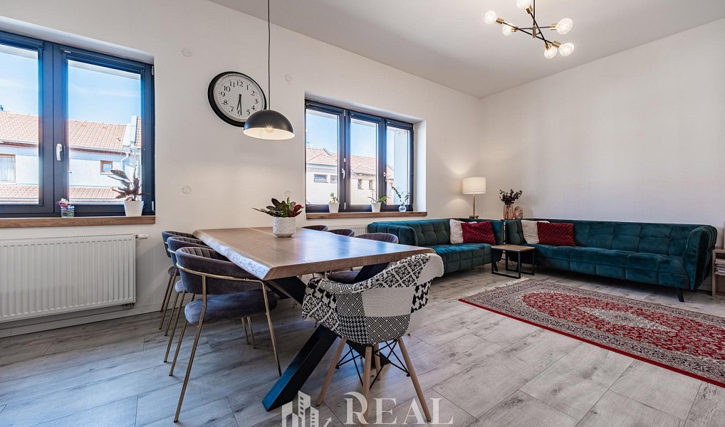 Prodej domu 240 m² s pozemkem 400 m², Louny – náhled fotky 27