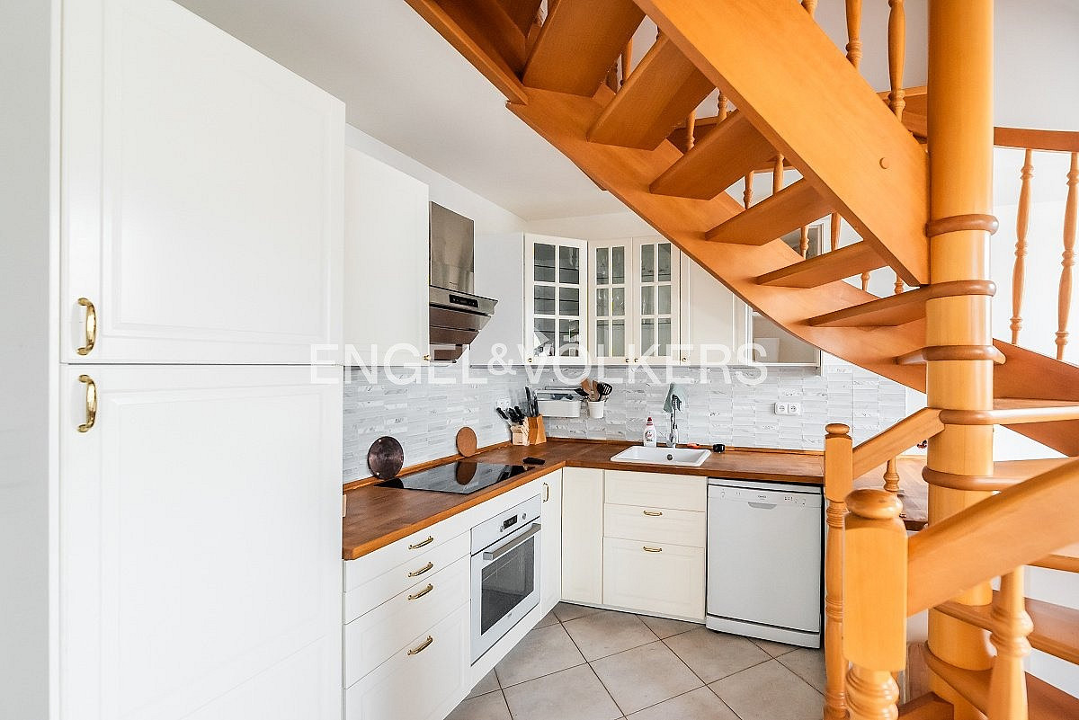 Pronájem bytu 3+kk 90 m² — photo 2