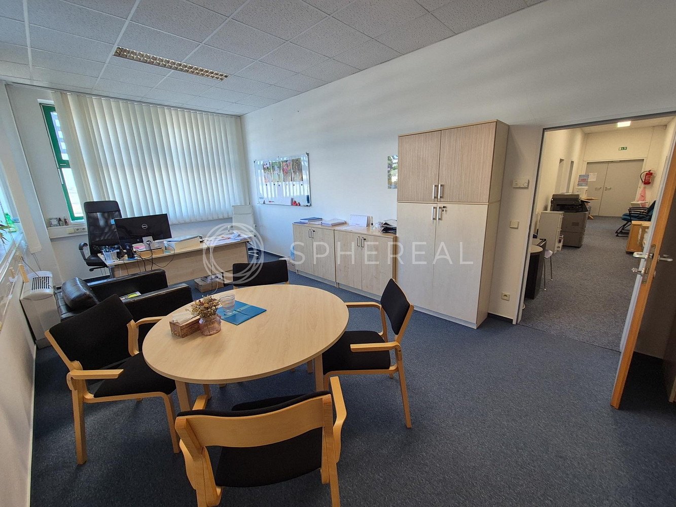 Pronájem kanceláře 173 m² — photo 2