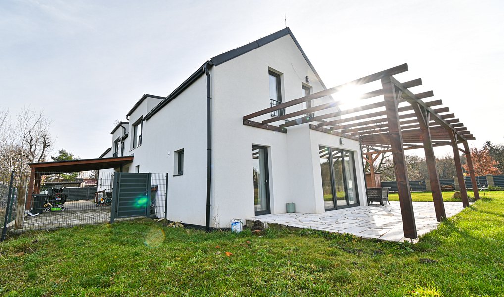 Prodej domu 145 m² s pozemkem 765 m², Kamenice – náhled fotky 24