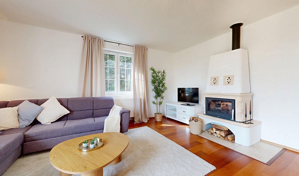 Prodej domu 225 m² s pozemkem 807 m², Bašť – náhled fotky 3