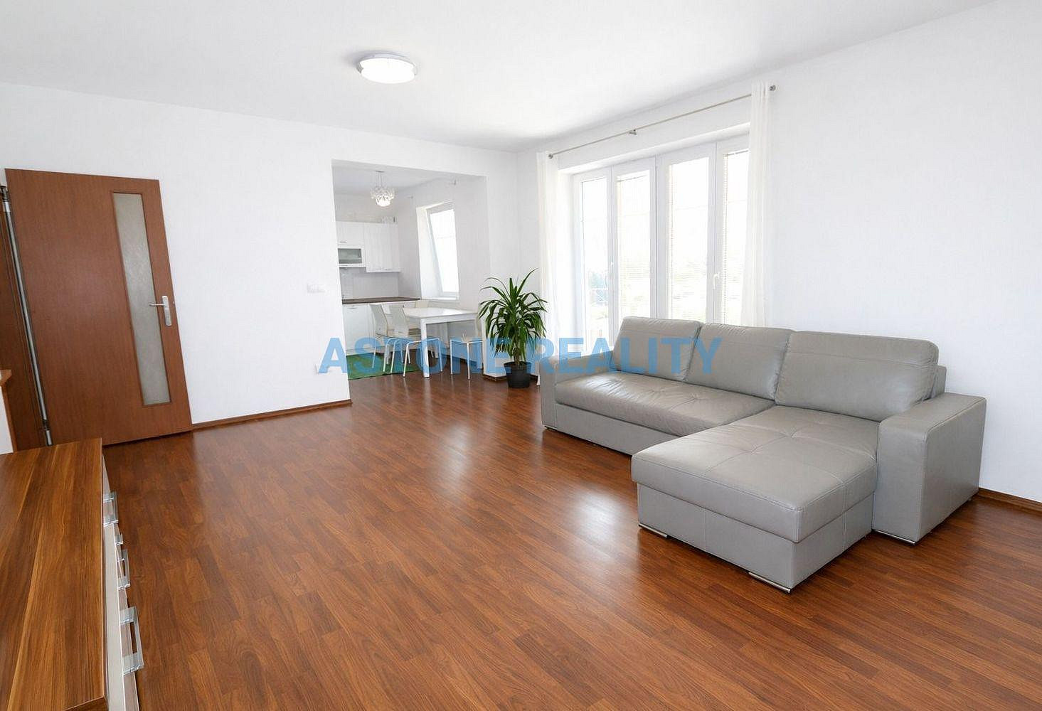Prodej bytu 2+kk 62 m² – pohled 4