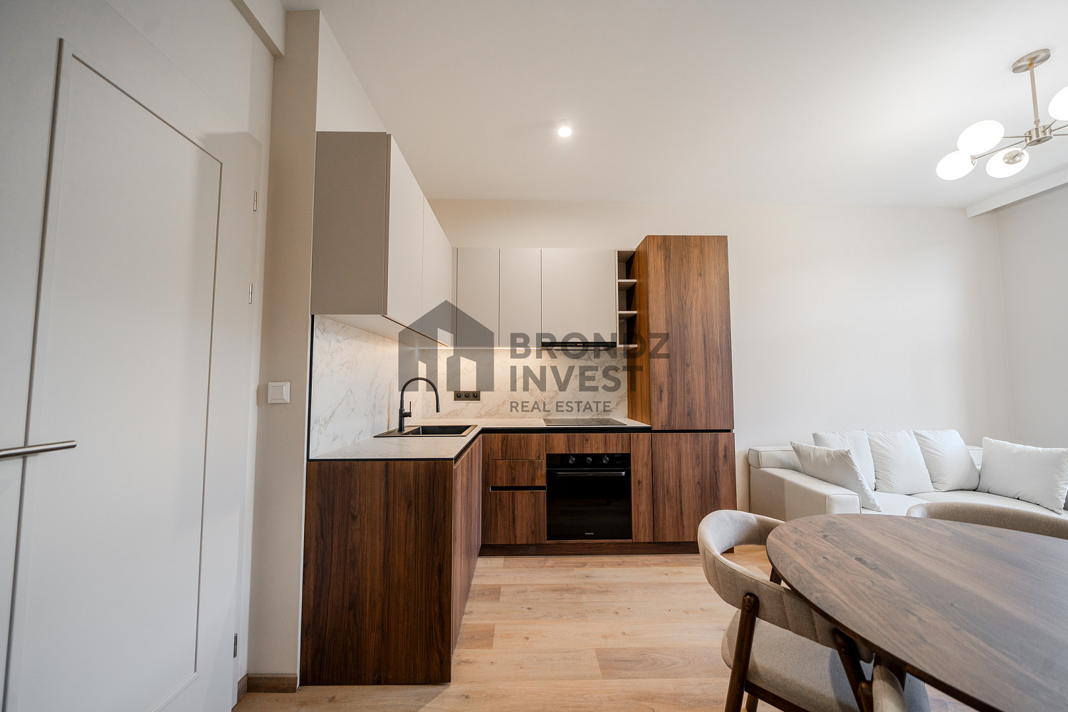 Pronájem bytu 2+kk 48 m² – fotografie 3