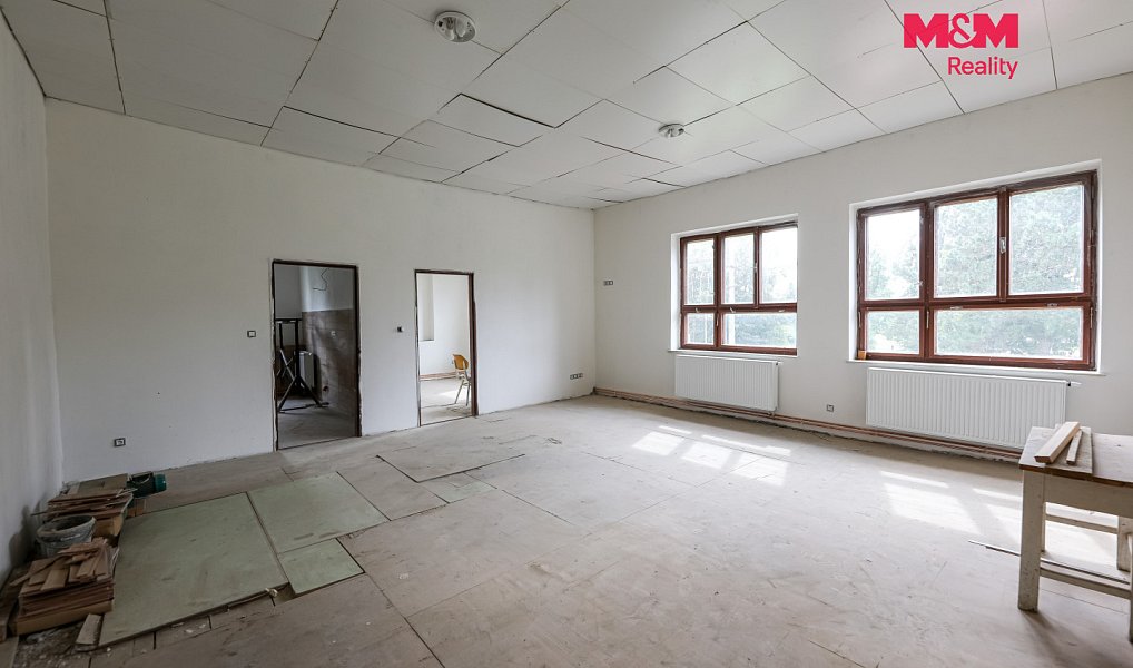 Prodej obchodních prostor 1 100 m², Černošín – náhled fotky 11