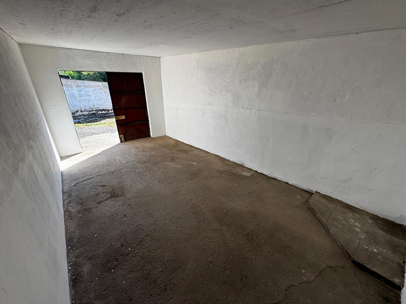 (881) Pronájem garáže 21 m² – pohled 2