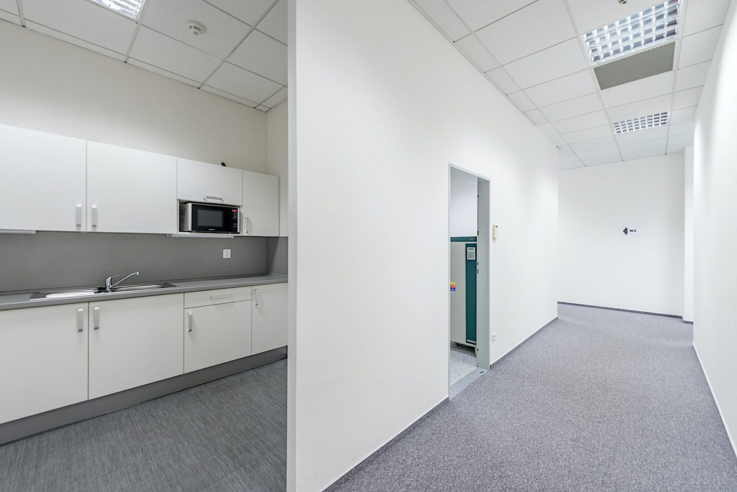 Pronájem kanceláře 120 m² – fotografie 5