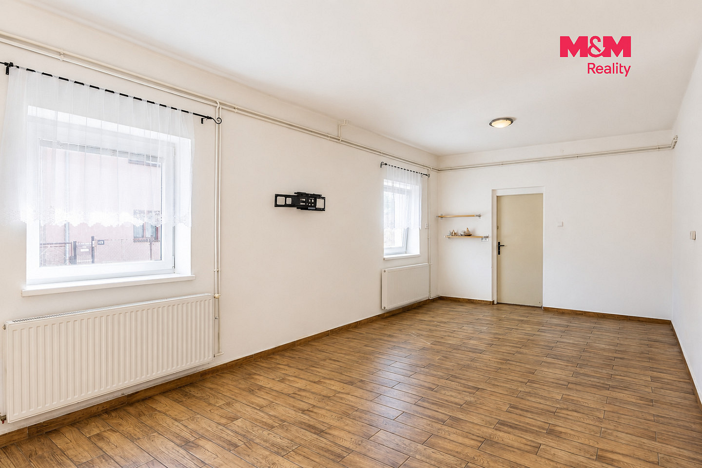 Prodej domu 215 m² s pozemkem 812 m² – fotografie 2