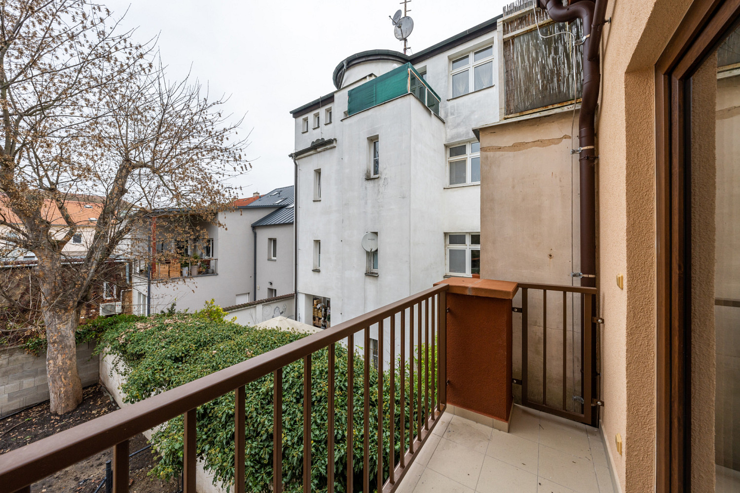 Pronájem bytu 2+kk 44 m² - Widok 4