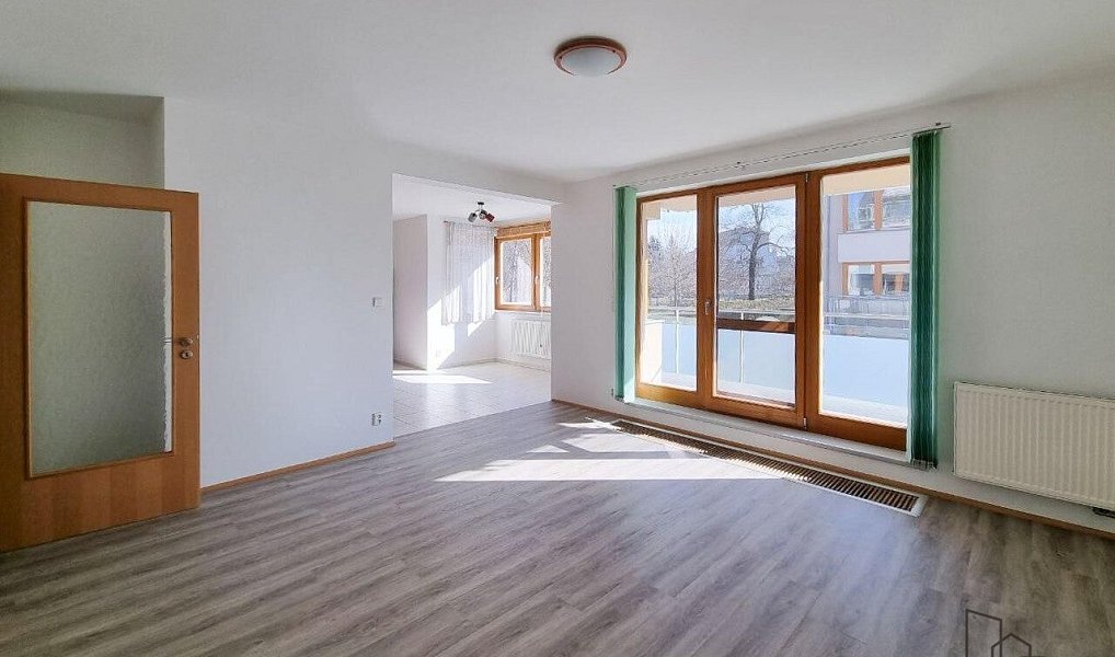 Pronájem bytu 2+kk 74 m², Praha – náhled fotky 3