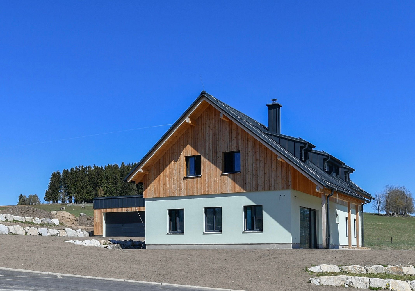 Prodej domu 310 m² s pozemkem 1 687 m²